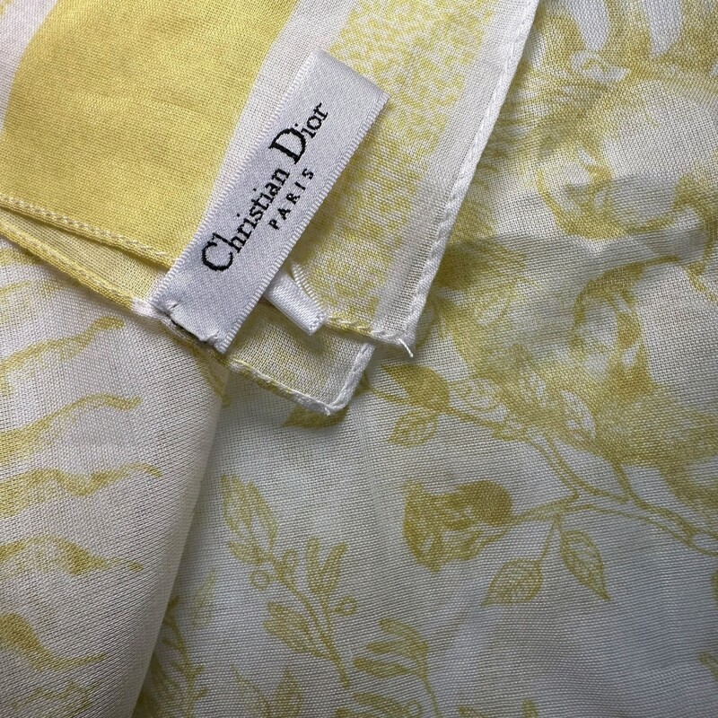 Christian Dior Toile De Jouy  Soleil Cotton Sarong<br />
<br />
OneSize<br />
<br />
In excellent condition.<br />
<br />
does not come with original box or dust bag.