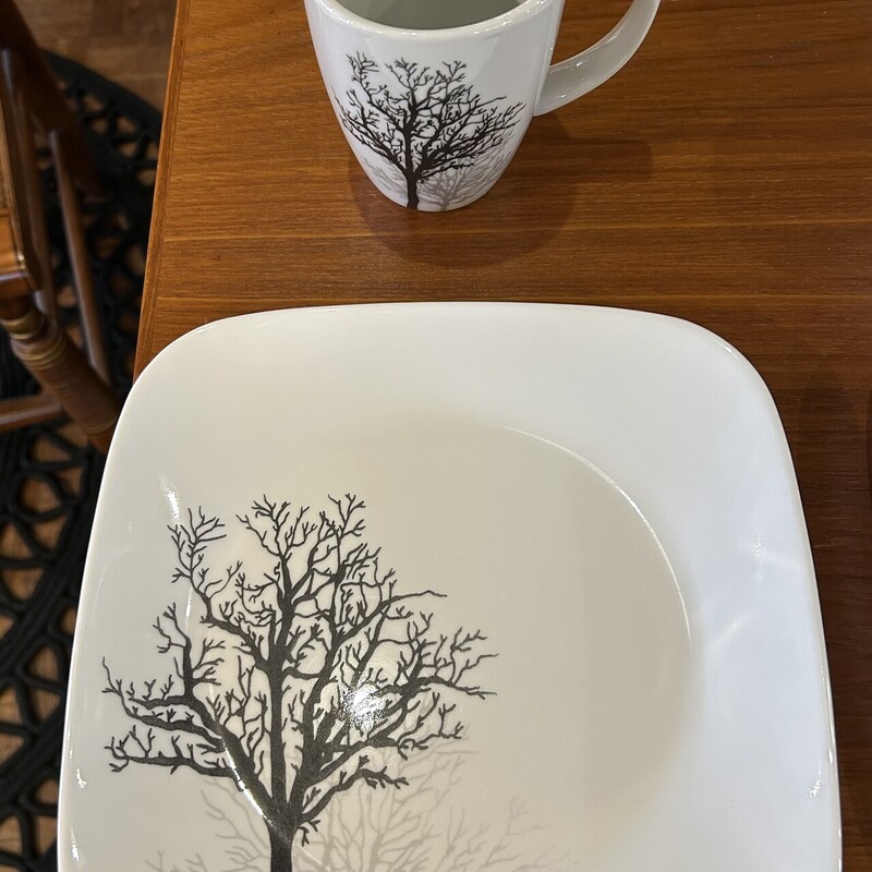 Timber Corelle 4Mug/4 Pla

Timber Shadow dinner plates and mugsby Corelle Coordinates.  4 mugs and 4 plates in each set; 2 sets, sold seperately.