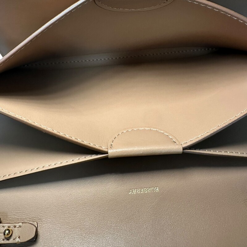 Burberry Beige TB Logo Crossbody<br />
<br />
Dimensions:<br />
<br />
8L  x 5H<br />
<br />
Very Good condition.<br />
<br />
Does not come with the original dust bag or box.