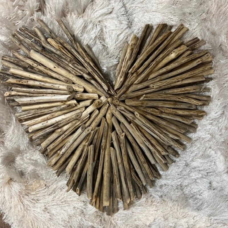 Driftwood Heart
Tan, Size: 16x16H