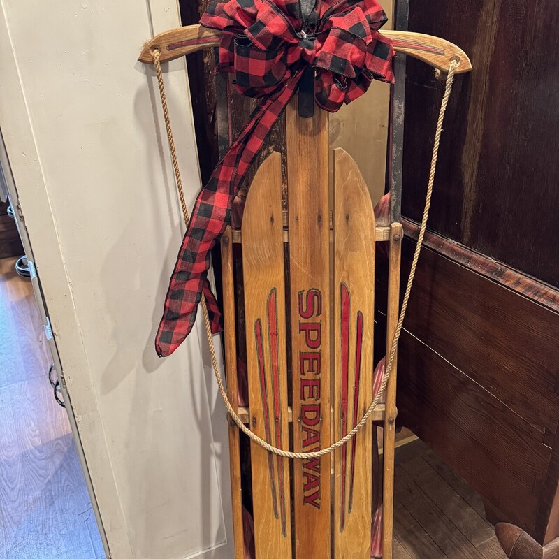 60 Inch Speedway Sled
Good Condition, Made in Paris, ME
Has A Red & Black Buffalo Check Bow