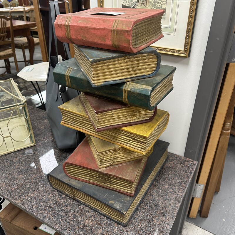 `Stack Of Books` Accent Table, Vintage. Heavy!<br />
Size: 16x14x24