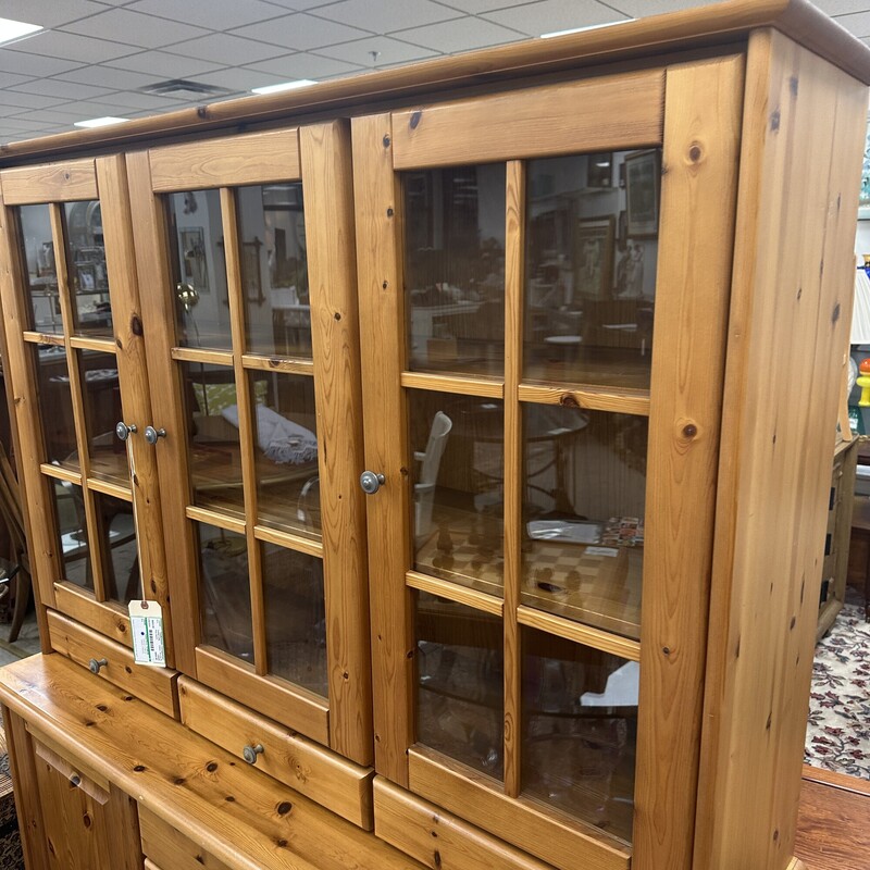 Pine Hutch, 5-Doors and 7 Drawers<br />
Size: 57x19x70