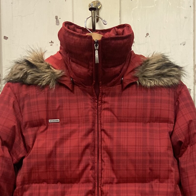 Red Plaid Down Coat<br />
Red<br />
Size: Medium