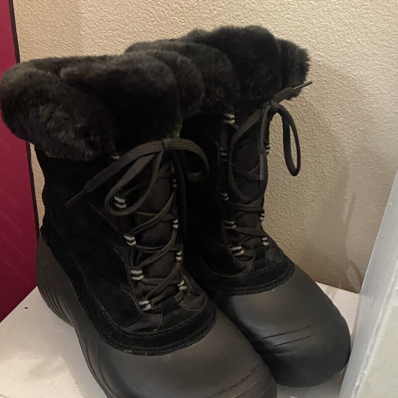 Blk Suede Winter Boots<br />
Black<br />
Size: 10