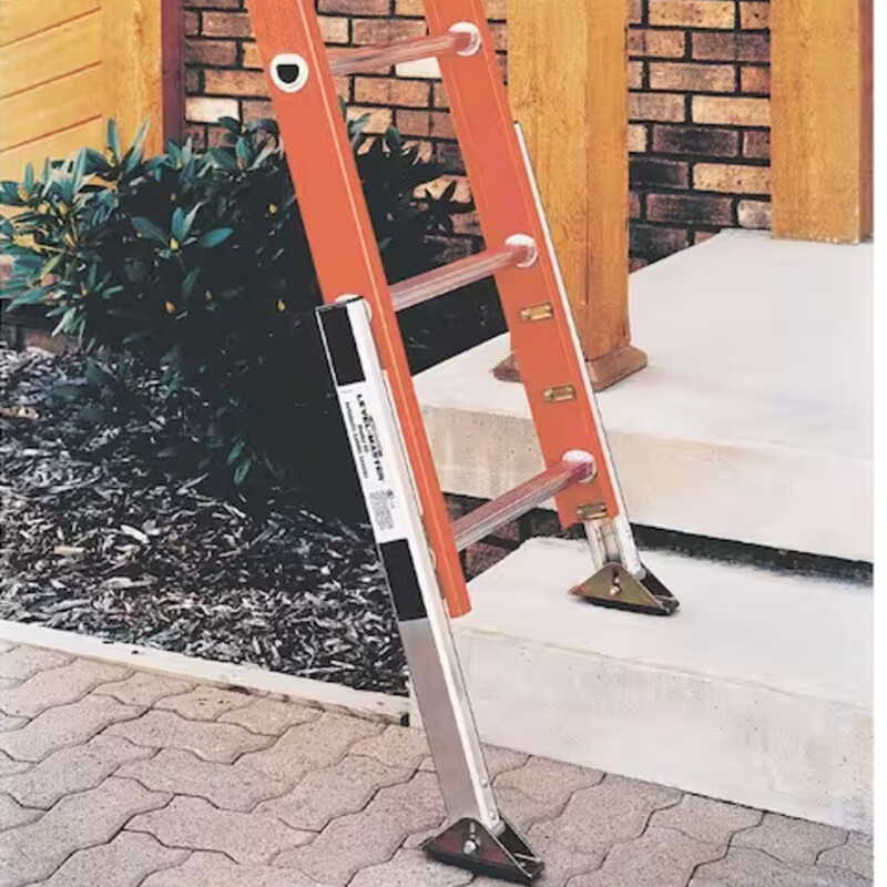 Automatic Ladder Leveler