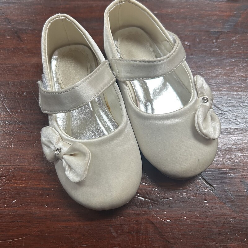 4 White Bow Velcro Flats