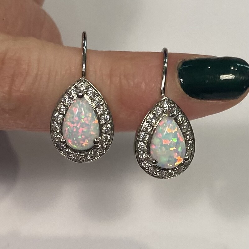 NEW Strl/opal Gem Earring