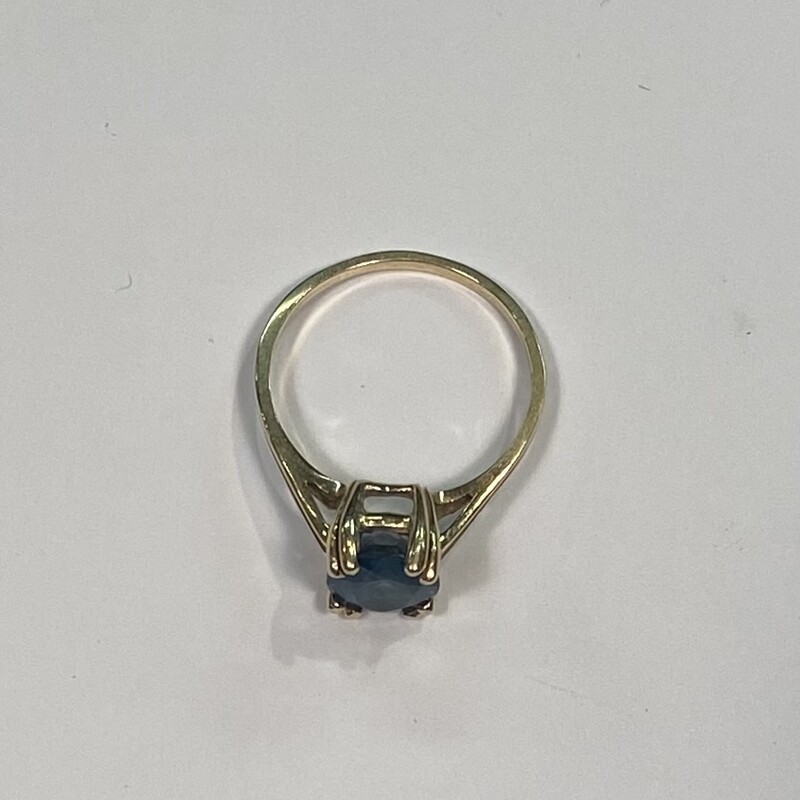 10kt London B Topaz Ring<br />
Gld/blue<br />
Size: 8 R $270