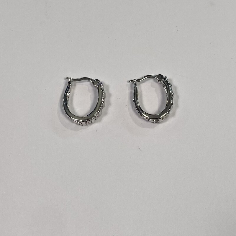 NEW Strl Diamond Hoops<br />
Strl/clr<br />
Size: R $109