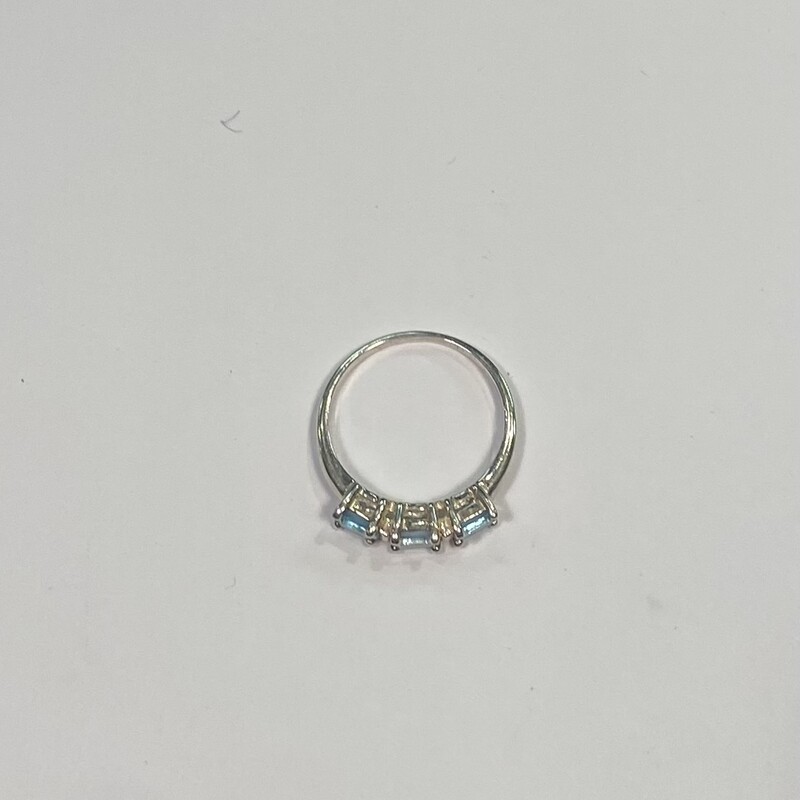 Sterling Blue Topaz Ring<br />
Slv/Blue<br />
Size: 9