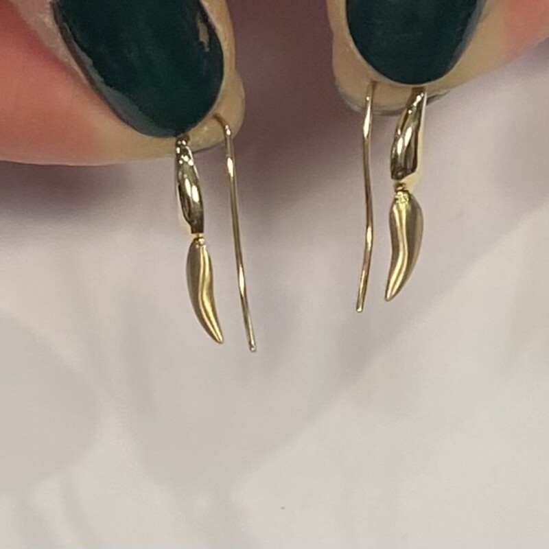 NEW 14kt Squiggle Earring<br />
Gold<br />
Size: R $130