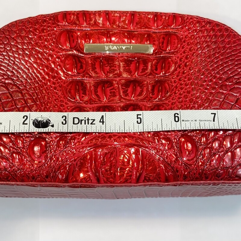 NWT R Lther Makeup Bag<br />
Red<br />
Size: R $95