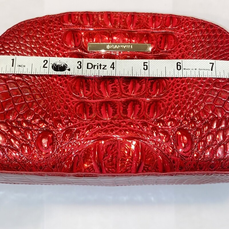 NWT R Lther Makeup Bag<br />
Red<br />
Size: R $95