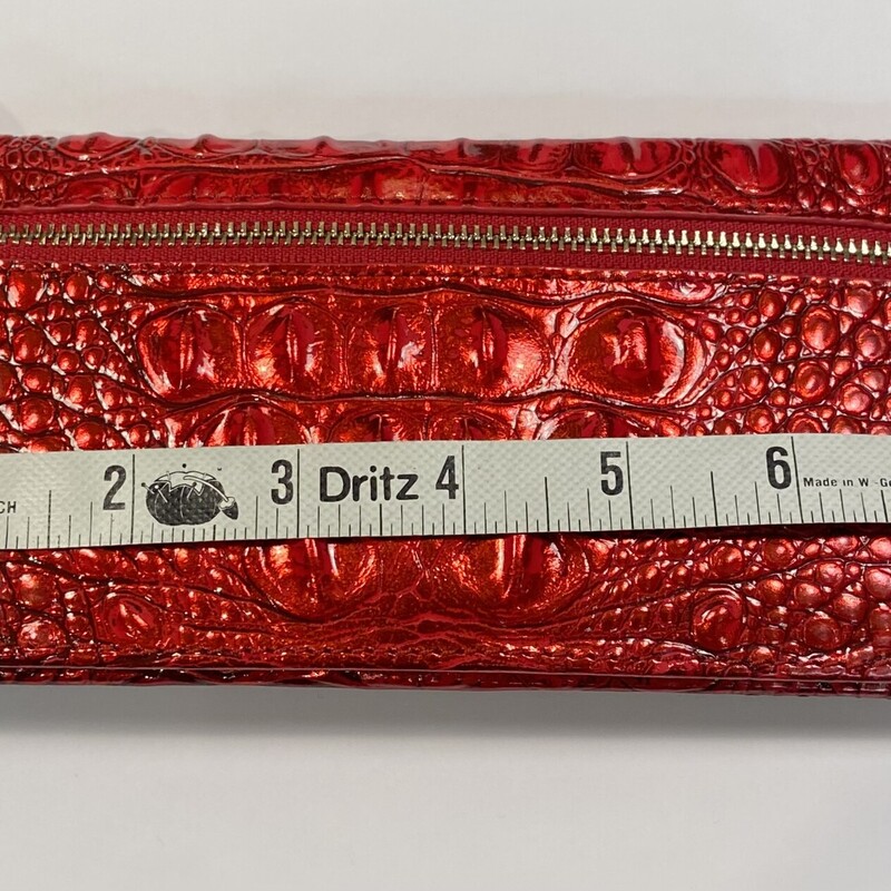 EUC Red Lther Snap Wallet<br />
Red<br />
Size: R $125