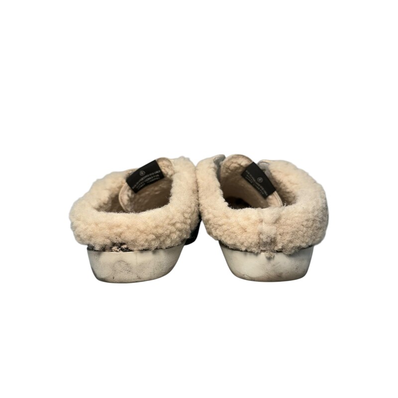 Golden Goose Superstars Slides Sherpa Snake

Size 39

In very good condition. Mark on the right shoe.

Does not come with the original dust bag or box.