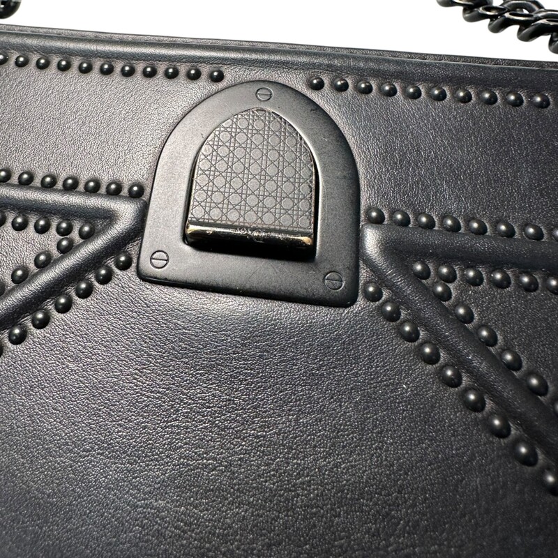 Dior Diorama Studded Calfskin  Matte Black Studded
Crossbody

Style Code:01.BO.0158

Dimensions:

9.75 L x 3.75 W x 6.25 H

Very Good condition. Minor surface sctraches and tarnishing.

Does not come with the original dust bag or box.