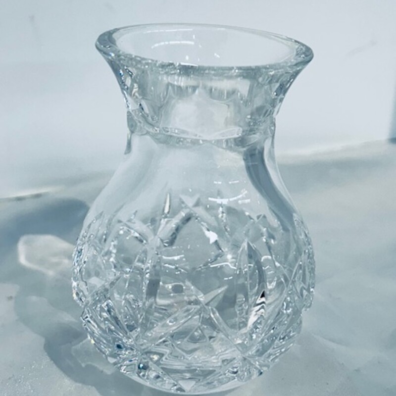 Waterford Mini Vase
Clear Size: 3 x 4H