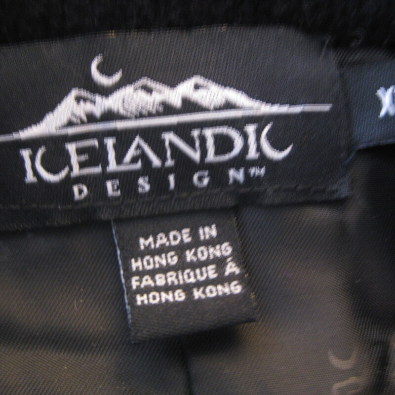 Gorgeous Icelandic Design winter sweater jacket<br />
100% wool and lined so you can wear this outside on milder winter days.<br />
Pretty blue winter landscape patterns with trees and snow falling.<br />
Zip Front<br />
metal decorative buttons<br />
pockets<br />
Size XL<br />
flat measurements:<br />
shoulder to shoulder : 21<br />
armpit to armpit: 18.5<br />
waist area: aprox 16<br />
width at hem when zipped: 19<br />
length: 24<br />
underarm sleeve length: 17<br />
<br />
like new condition, thanks for looking!<br />
#80828