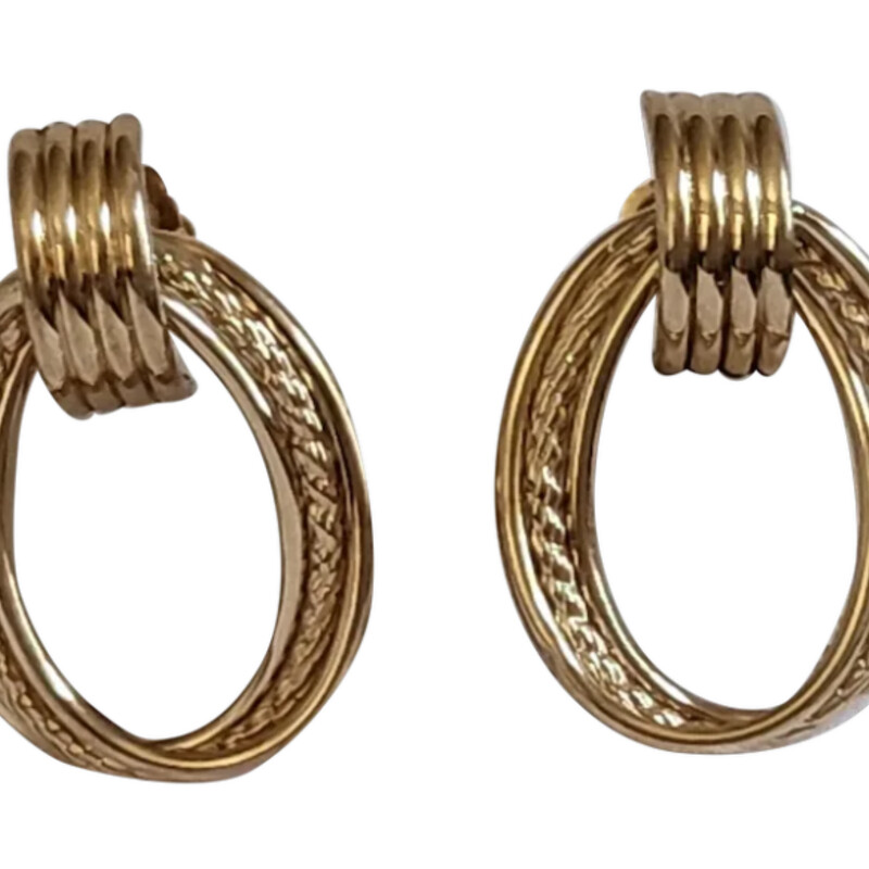 14K Textured Hoop Earrings
14K Gold
Size: .75x1.5H