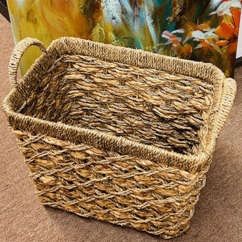 Wicker Basket with Handles
Tan
Size: 16 x 12H