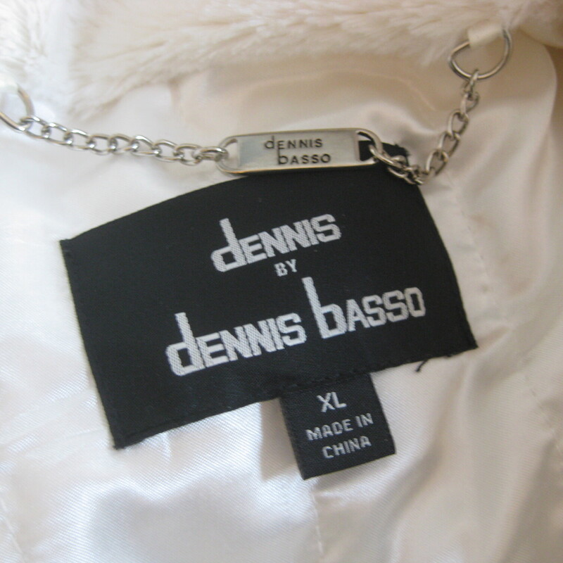 Y2k Dennis Basso Faux Fur, White, Size: XL<br />
Fun, glam and cozy faux fur jacket from<br />
Dennis Basso<br />
This coat is fully lined with snap closures down the front and one big rhinestone button at the neck.<br />
Pockets<br />
Size XL<br />
here are the flat measurements, taken on the inside of the coat.<br />
shoulder to shoulder:19<br />
armpit to armpit: 24.75<br />
Width at hem: 25<br />
length: 25.75<br />
Perfect condition, no flaws!<br />
thanks for looking!<br />
#81904