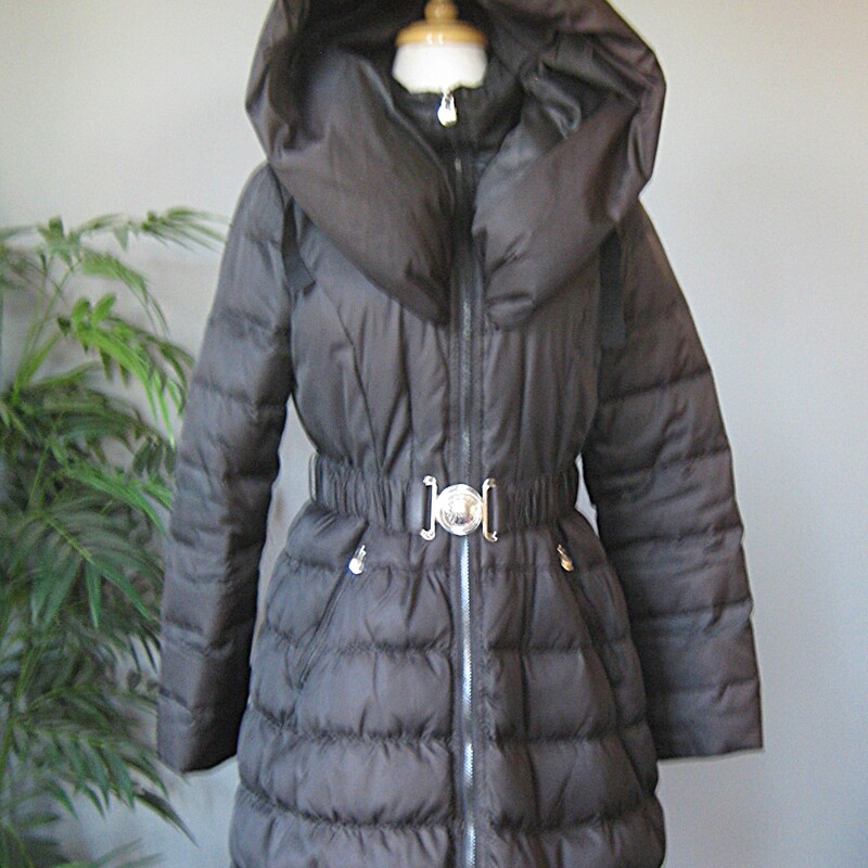 Laundry Puffer Belt, Black, Size: Medium
Be warm and stylish in this belted puffer from Laundry by Shelli Segal.
Black with a big hood and a belt.
side pockets and fun animal print lining.
Size M
flat measurements, taken on the inside:
ampirt to armpit: 20
waist: 18 unbelted
hip area: 23
length: 36.5
underarm sleeve length: 19.5
Excellent condition, no flaws.
thanks for looking!
#81898