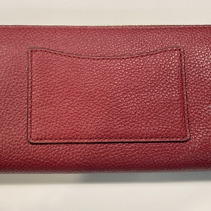 Red Pbbled Zip Wallet<br />
Red<br />
Size: AS IS