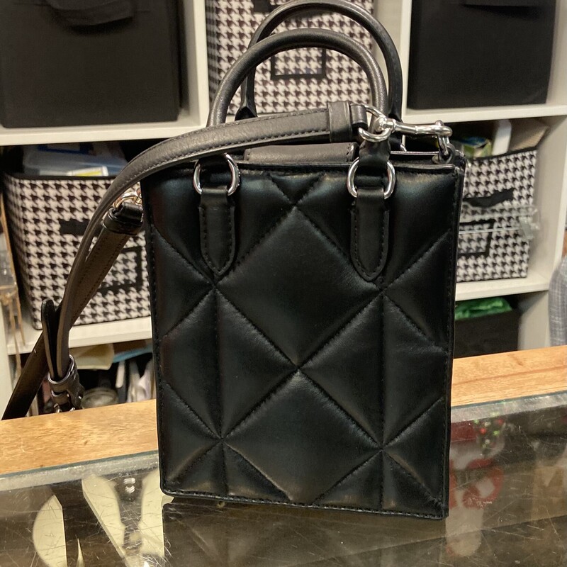 NWT Blk Lther Mini Tote<br />
Black<br />
Size: R $398