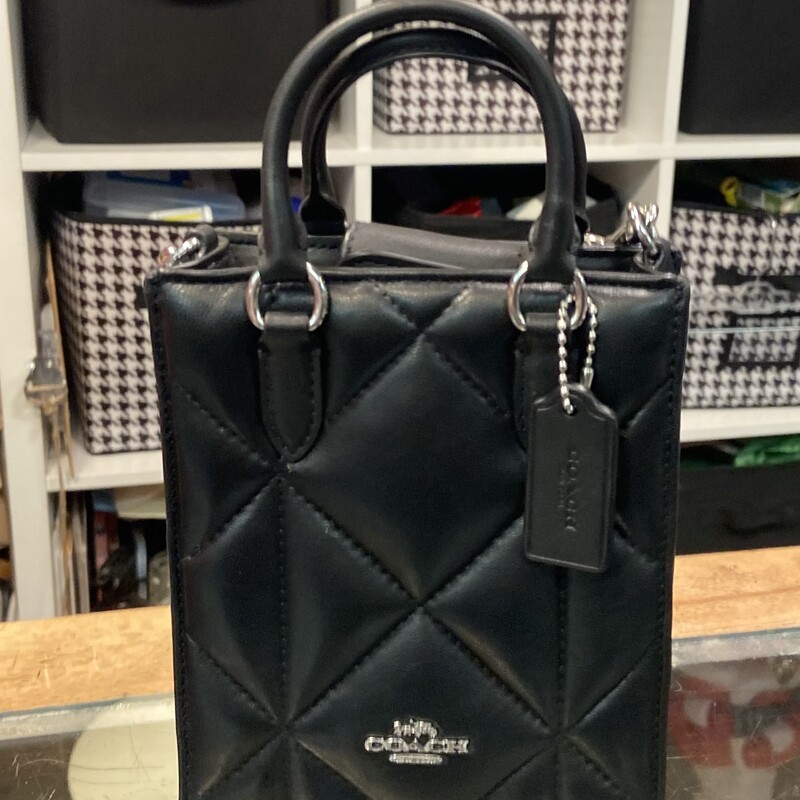 NWT Blk Lther Mini Tote<br />
Black<br />
Size: R $398