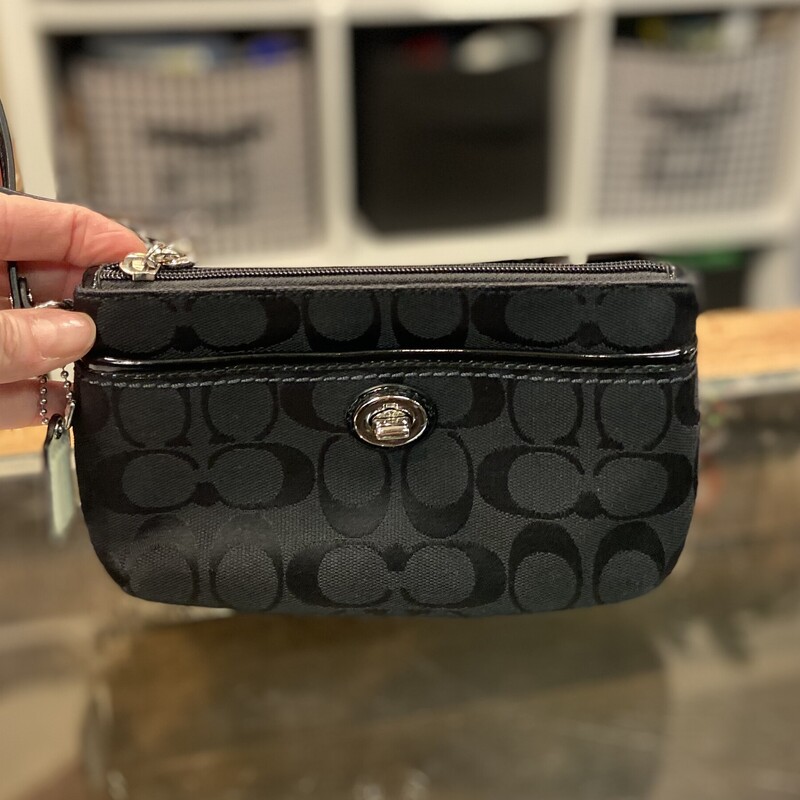 Blk C Fab Wristlet