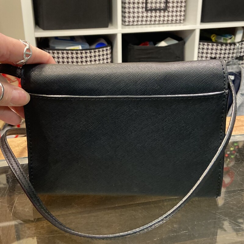 Blk Lther Gem Purse<br />
Black<br />
Size: Crossbody