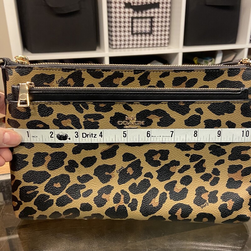 Blk/Tan Cheetah Crssbody<br />
Blk/Tan<br />
Size: Crossbody