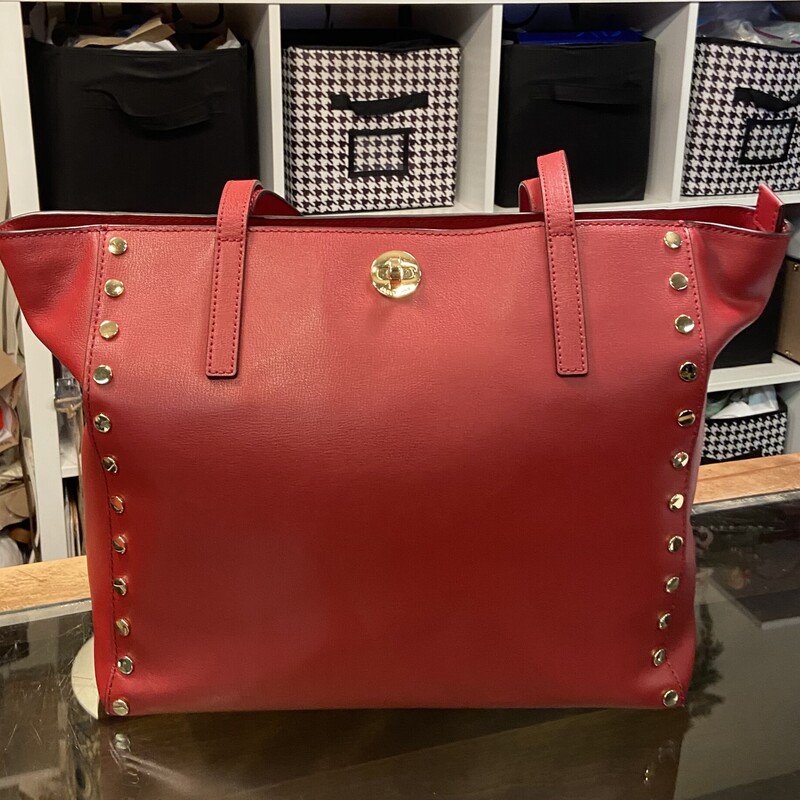 Rd/G Stud Lther Purse<br />
Red/G<br />
Size: R $328