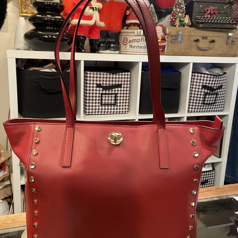 Rd/G Stud Lther Purse<br />
Red/G<br />
Size: R $328