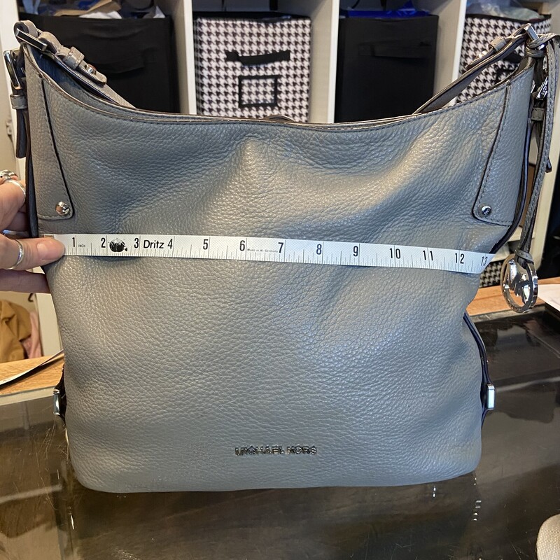 Gry Pebble Lther Purse<br />
Grey<br />
Size: Purse