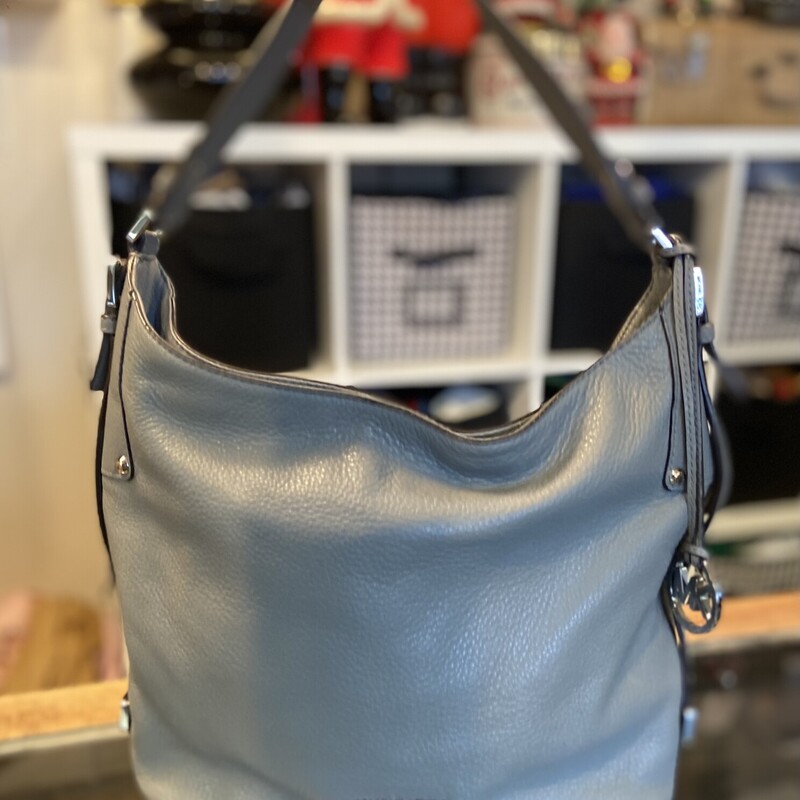 Gry Pebble Lther Purse<br />
Grey<br />
Size: Purse