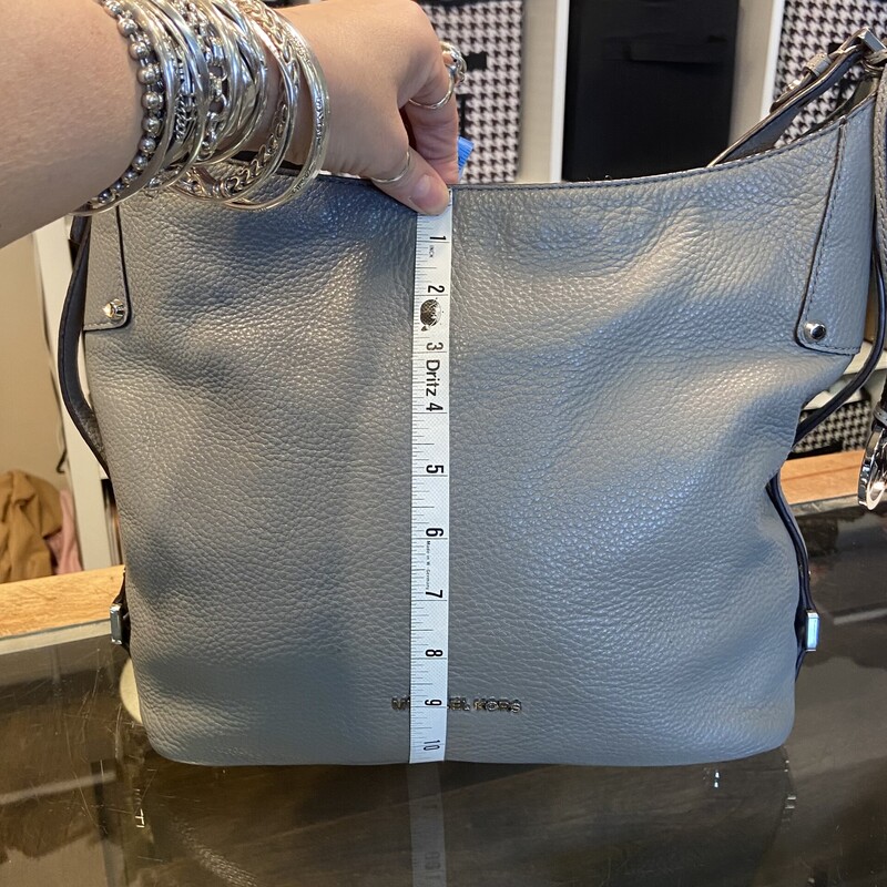 Gry Pebble Lther Purse
Grey
Size: Purse