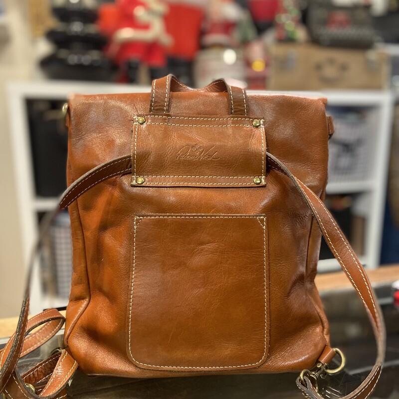 Camel Leather Backpack<br />
Camel<br />
Size: R $249