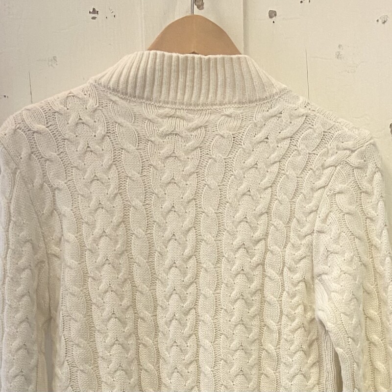 Crm Cable Sweater Dress<br />
Cream<br />
Size: Medium