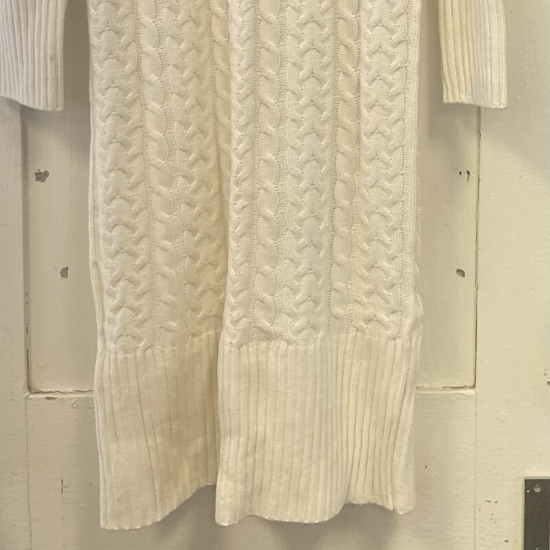 Crm Cable Sweater Dress<br />
Cream<br />
Size: Medium