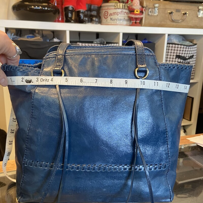 Blue Leather Purse<br />
Blue<br />
Size: R $298