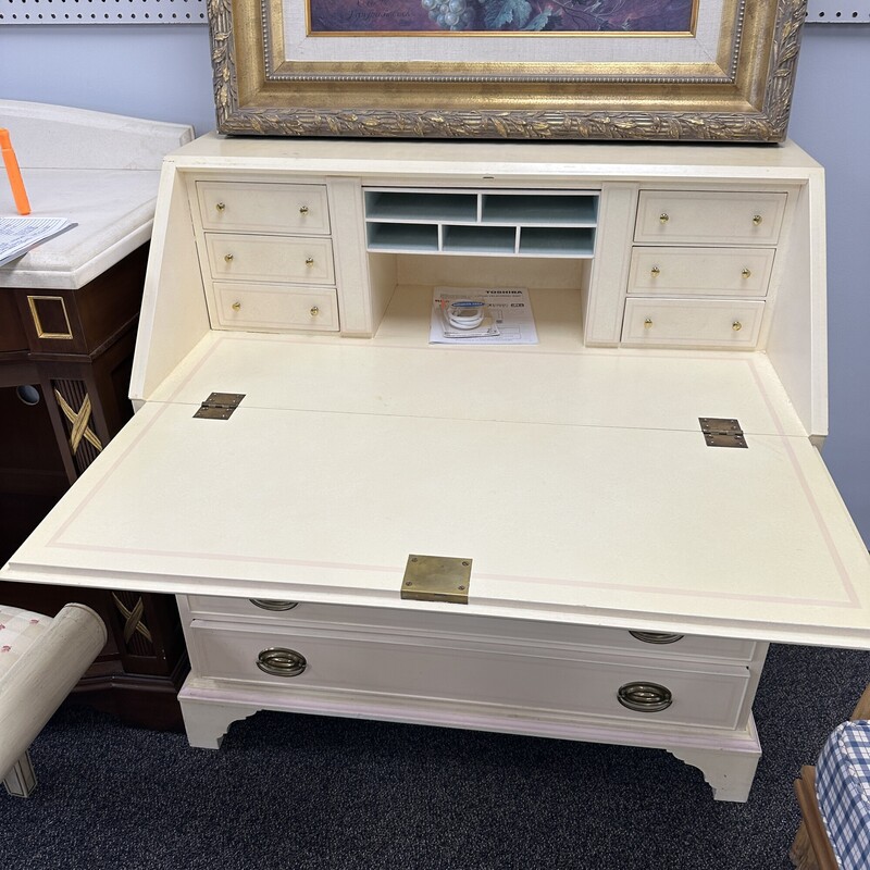 Cream Secretary Desk, Wood
Size: 40x22x40