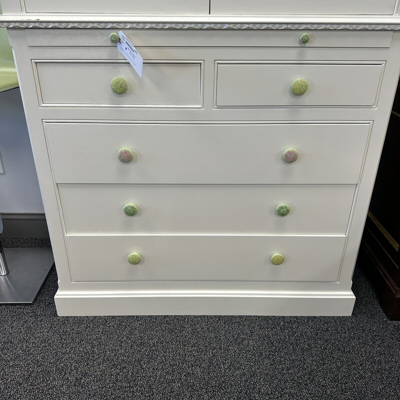 Large White Cabinet, Wood<br />
Size: 46x21x90