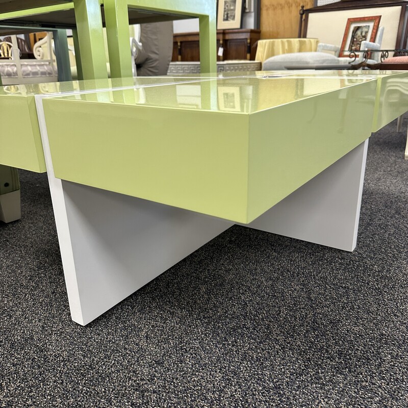 Lacquered 4-Compartment Storage Table, Light Green
Size: 48x30x17