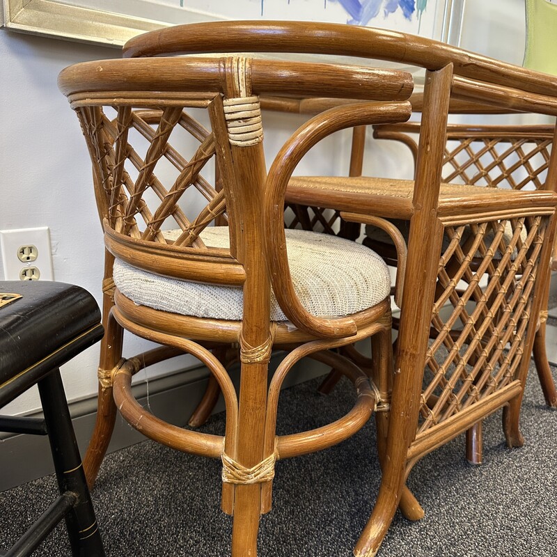 Vintage Bamboo glass-top Bistro table plus two chairs, Sold as a 3 piece set.
Size: 40x20x30