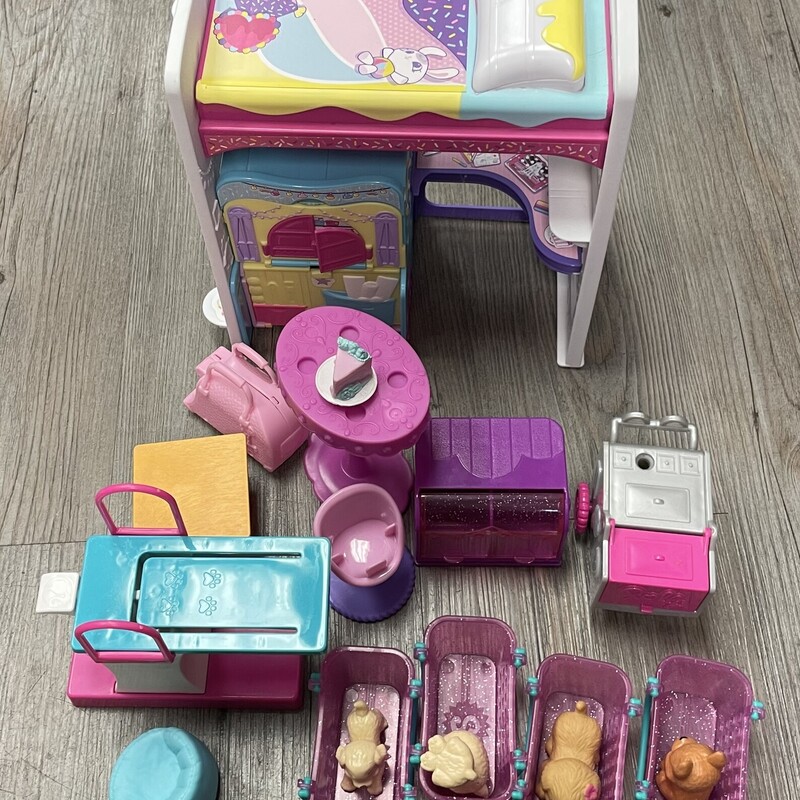 Shopkins, Multi, Size: 3Y+
Assorted furniture and accessories.