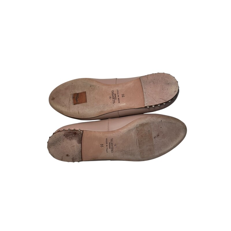 Valentino RockStud Ballet Flats<br />
<br />
Size 35<br />
<br />
Style Code:TT LA890<br />
<br />
Very Good condition. Some minor marks on soles<br />
<br />
Does not come with the original dust bag or box.