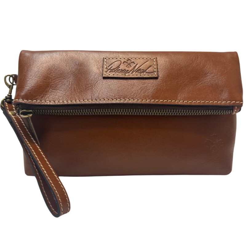 Patricia Nash Leather Clutch<br />
Magnetic Foldover<br />
Zipper Closure<br />
Color: Cognac