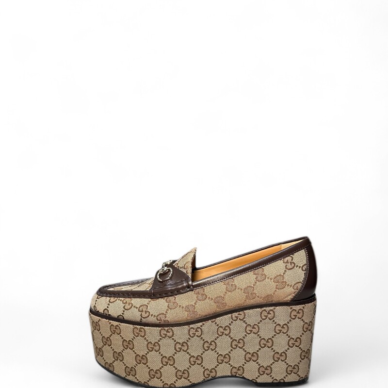 Gucci Brown Monogram Horsebit Platform Loafers

Size 38.5

Style Code:5786009 04Z

Heel Height: 4 Wedge Platform

Very good condition. Some very minor wear on bottoms.

Comes with the original dust bag. No box.